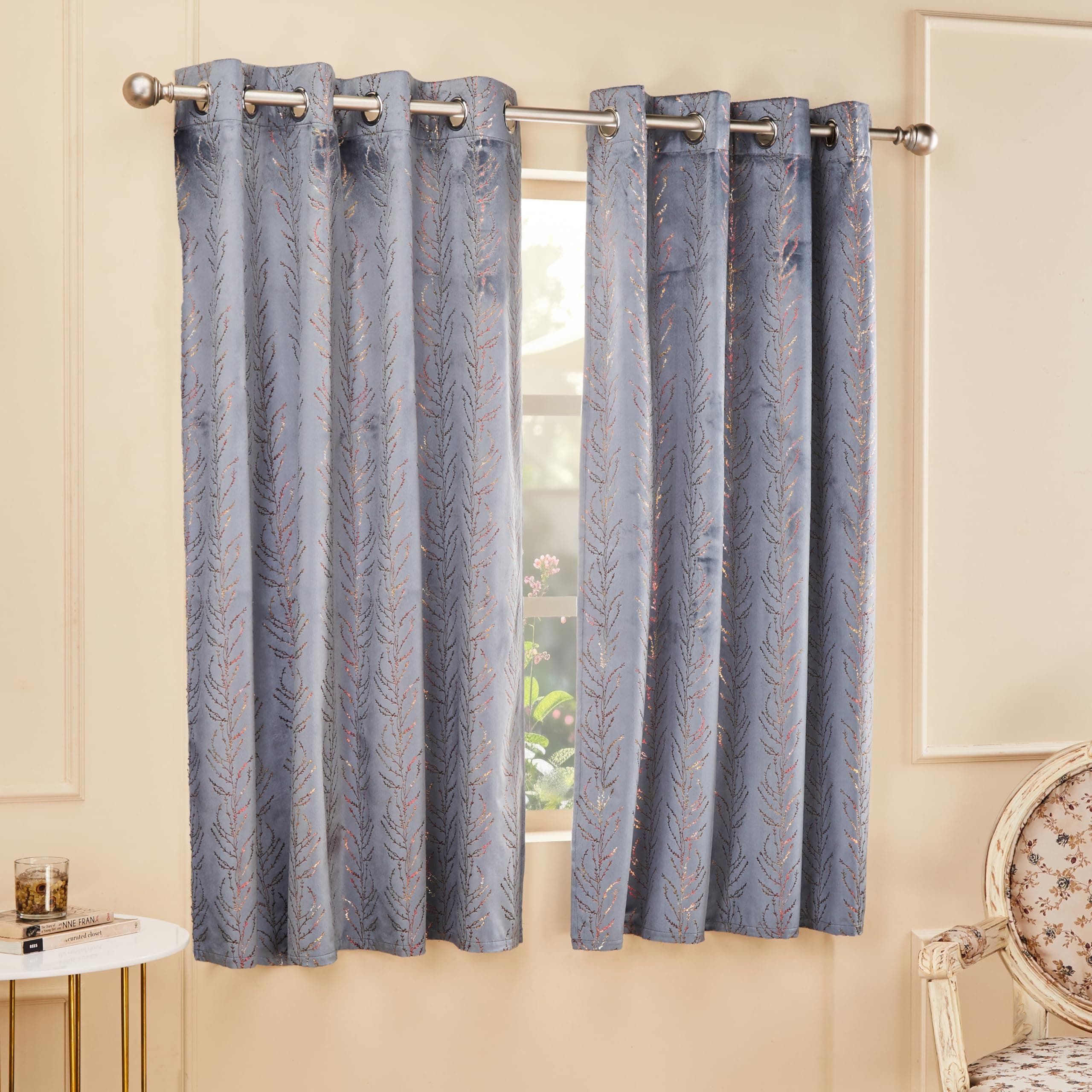 Solimo 75% Blackout Leaf-Print Window Curtain