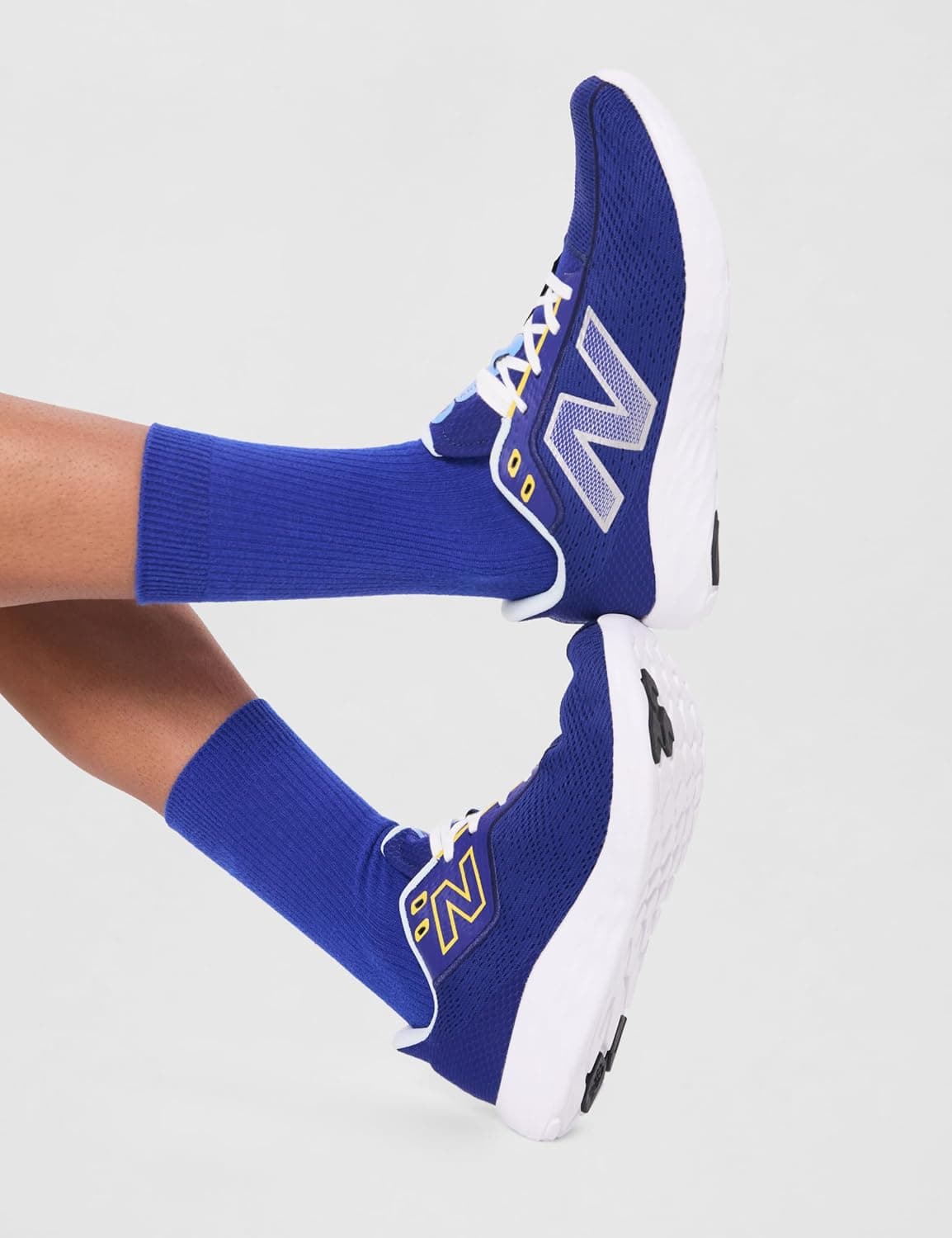 New Balance Men ARISIN Running Shoes at ₹1960 – Amazon